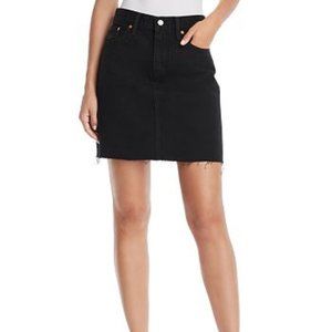 Levi's Everyday Denim Skirt in Black